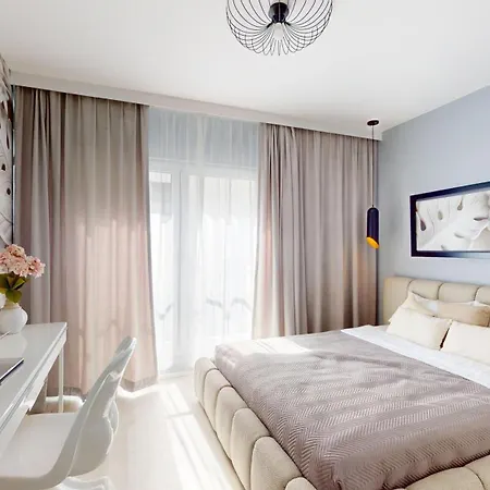 Golden Hour Rose - Kurkowa 14 弗罗茨瓦夫